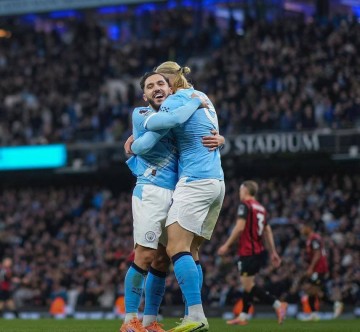 足坛一夜动态：巴萨11连斩鱼腩，曼城3-1挑落黑马，米兰双响高奏凯歌